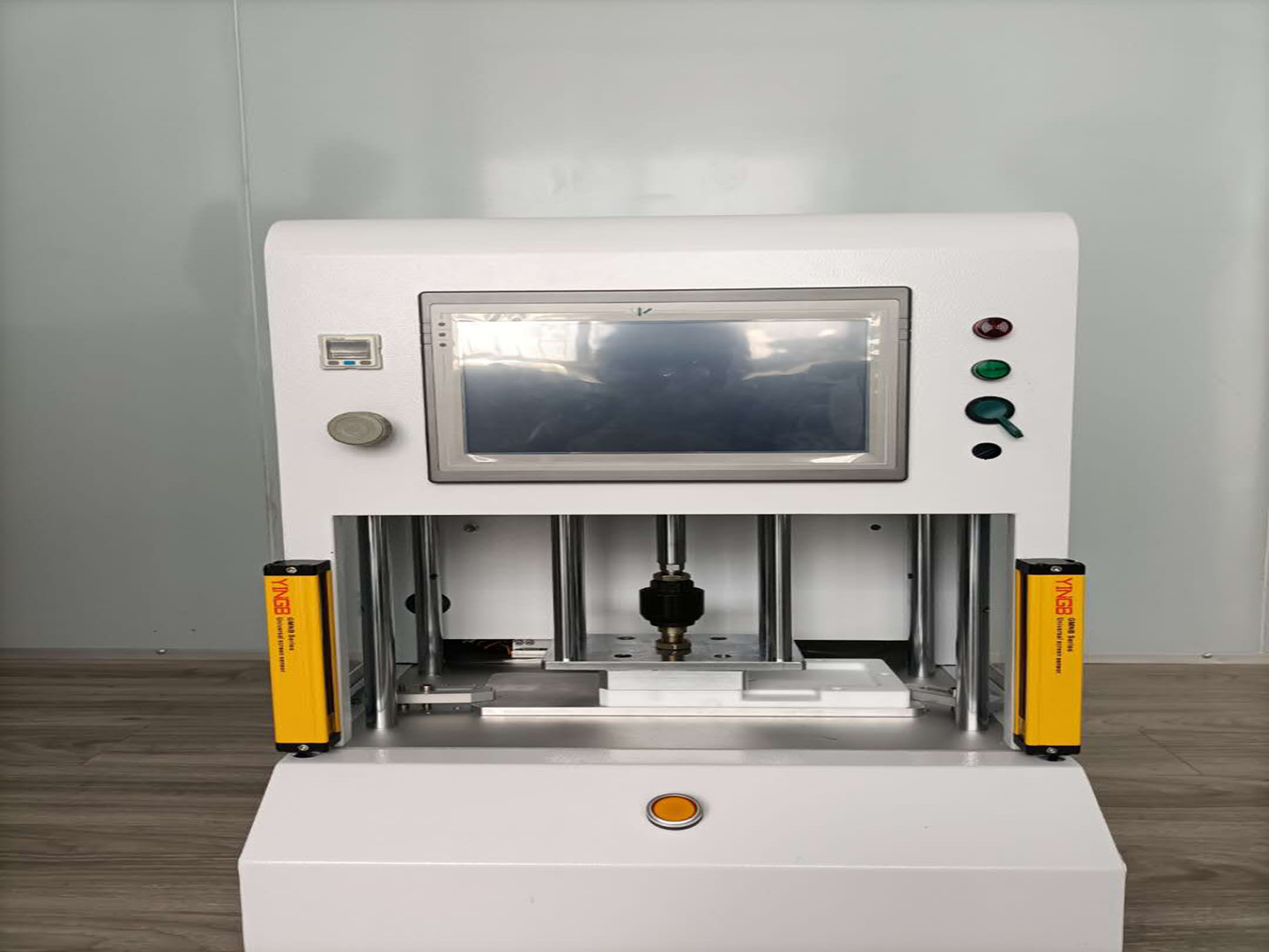 为什么说户外LED厂家必备气密性检测仪？